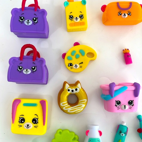 Collection of Small Toys LOT Doll & Dollhouse Accessories - Picture 2 of 7